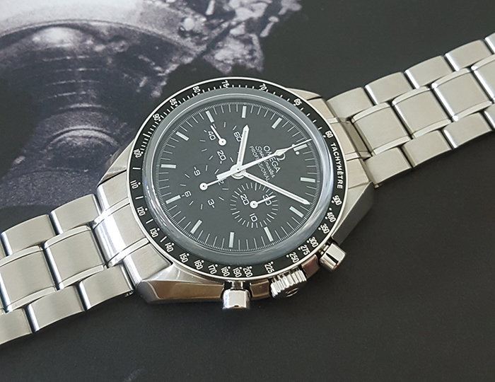 omega moonwatch 006