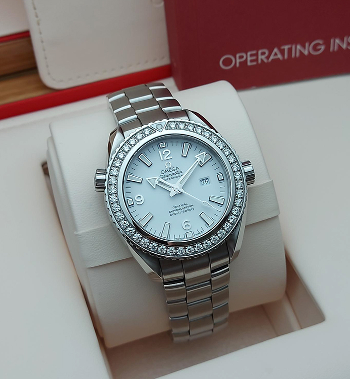 Omega Seamaster Planet Ocean 600M Co-Axial Diamond Bezel Wristwatch Ref. 232.15.38.20.04.001