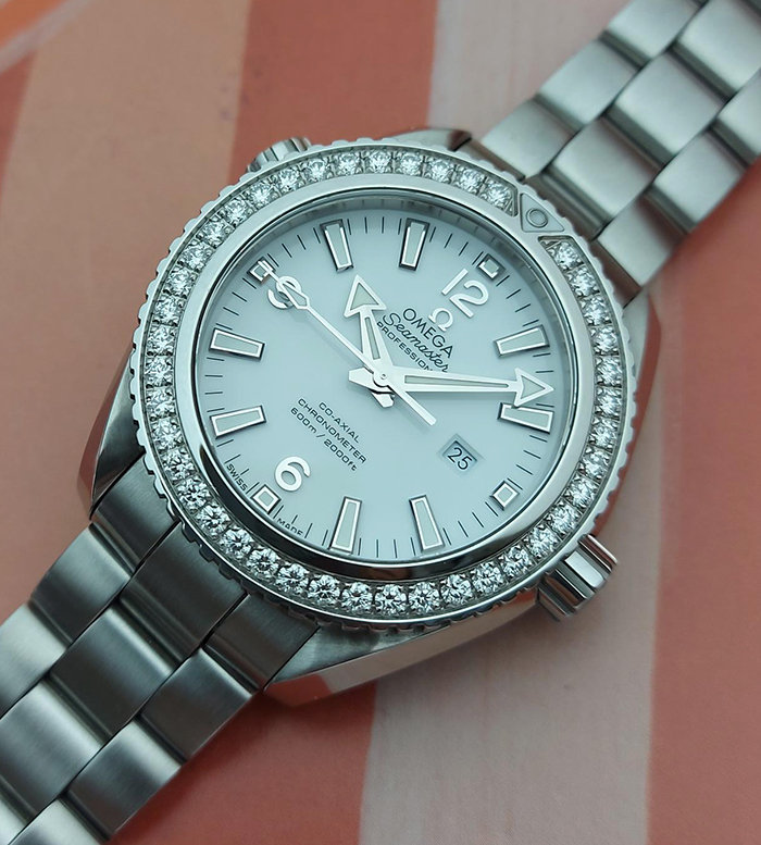 Omega Seamaster Planet Ocean 600M Co-Axial Diamond Bezel Wristwatch Ref. 232.15.38.20.04.001