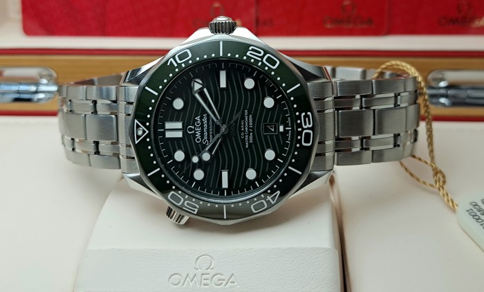 GREEN Omega Seamaster Diver 300M Co-Axial Wristwatch Ref. 210.30.42.20.10.001