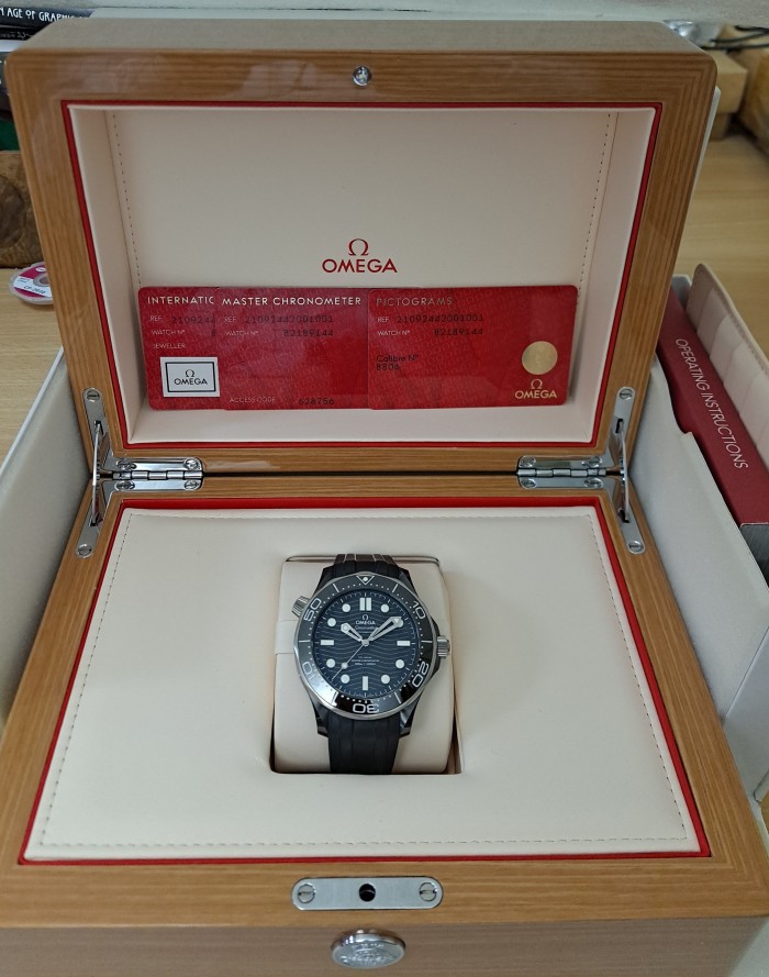 Omega Seamaster Professional Diver 300M Ceramic Wristwatch Ref. 210.92.44.20.01.001