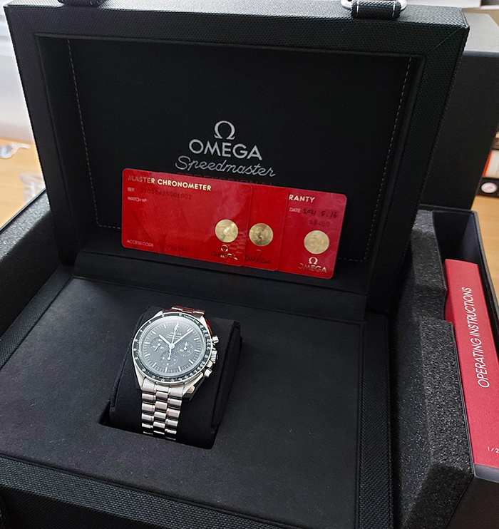 Omega Speedmaster Professional Moonwatch Co-Axial Master Chronograph  Sapphire Sandwich Ref. 310.30.42.50.01.002 (current model)