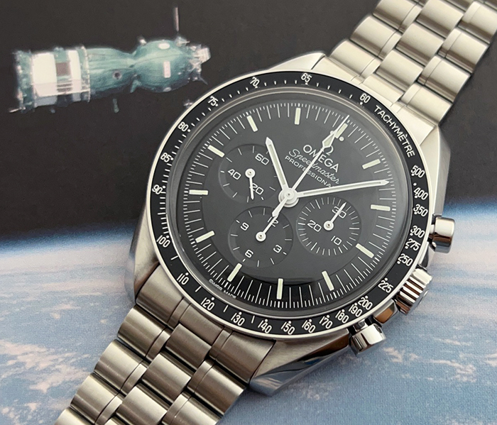 Omega Speedmaster Moonwatch Professional Co-Axial Master Chronometer ...