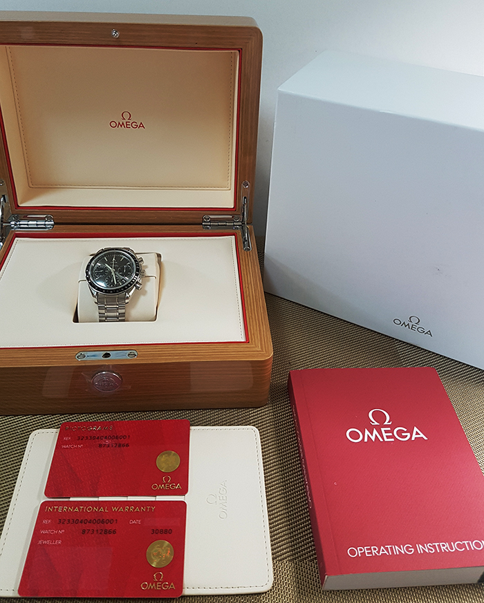Omega Speedmaster Date Chronograph Wristwatch Ref. 323.30.40.40.06.001