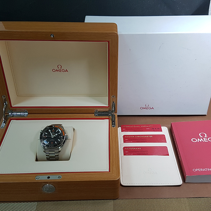 Omega Seamaster Planet Ocean 600M Co-Axial Master Chronometer Wristwatch Ref. 215.30.44.21.01.002