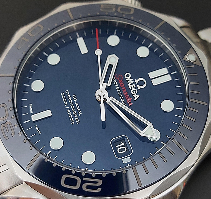 BLUE Omega Seamaster Professional Men's Co-Axial Wristwatch Ref. 212.30.41.20.03.001