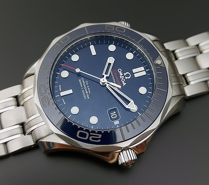 BLUE Omega Seamaster Professional Men's Co-Axial Wristwatch Ref. 212.30.41.20.03.001