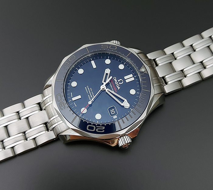 BLUE Omega Seamaster Professional Men's Co-Axial Wristwatch Ref. 212.30.41.20.03.001