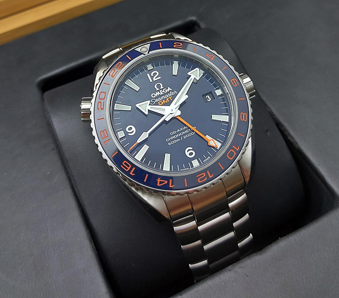 Omega Seamaster Planet Ocean Co-Axial GMT Good Planet Wristwatch Ref. 232.30.44.22.03.001