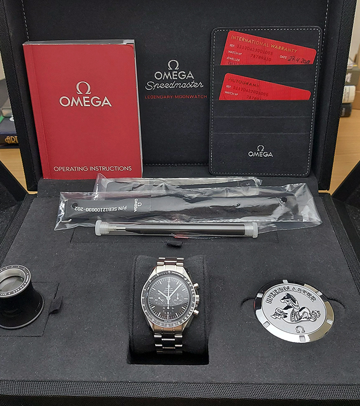 Omega speedmaster big clearance box