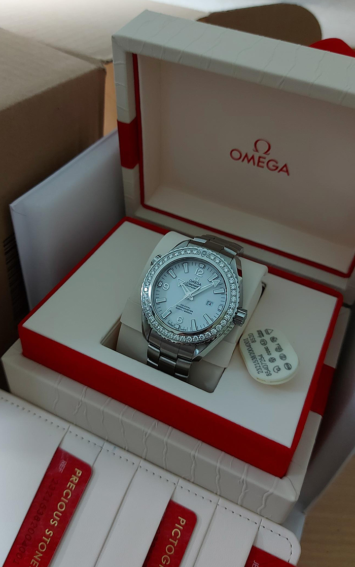 Omega Seamaster Planet Ocean 600M Co-Axial Diamond Bezel Wristwatch Ref. 232.15.38.20.04.001