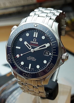 BLUE Omega Seamaster Professional Co-Axial Wristwatch Ref. 212.30.41.20.03.001