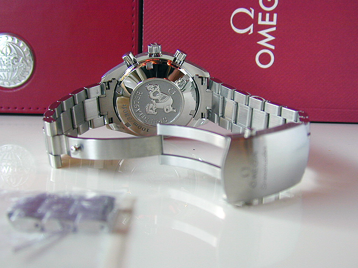 Omega Speedmaster Date Chronograph Wristwatch Ref. 3211.30