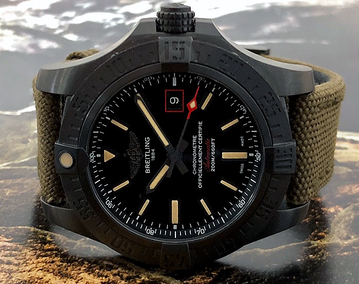 Breitling Avenger Blackbird Chronometer Date Ref. V1731110