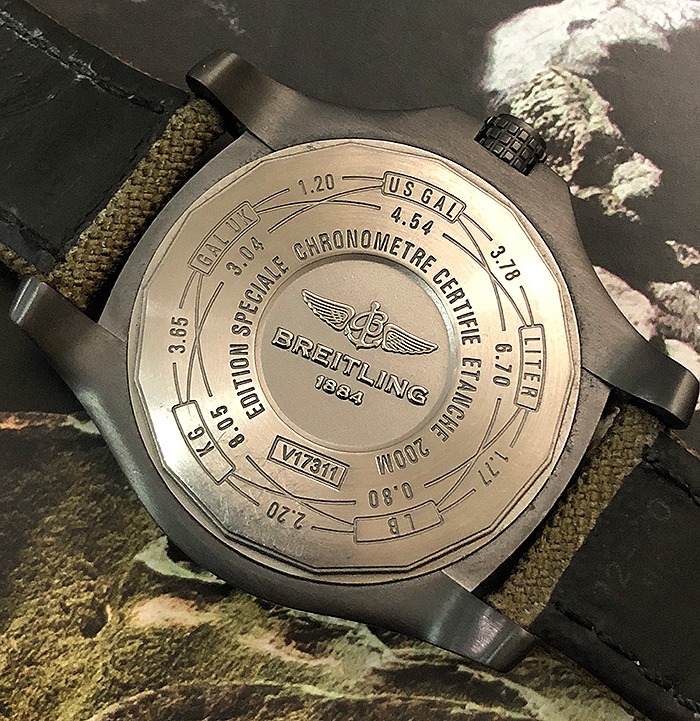 Breitling Avenger Blackbird Chronometer Date Ref. V1731110