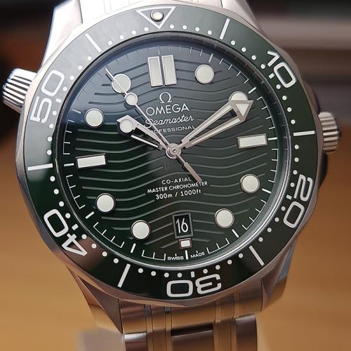 GREEN Omega Seamaster Diver 300M Co-Axial Wristwatch Ref. 210.30.42.20.10.001