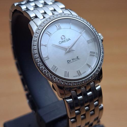 Ladies Omega De Ville Prestige Diamond Bezel Ref. 413.15.27.60.05.001