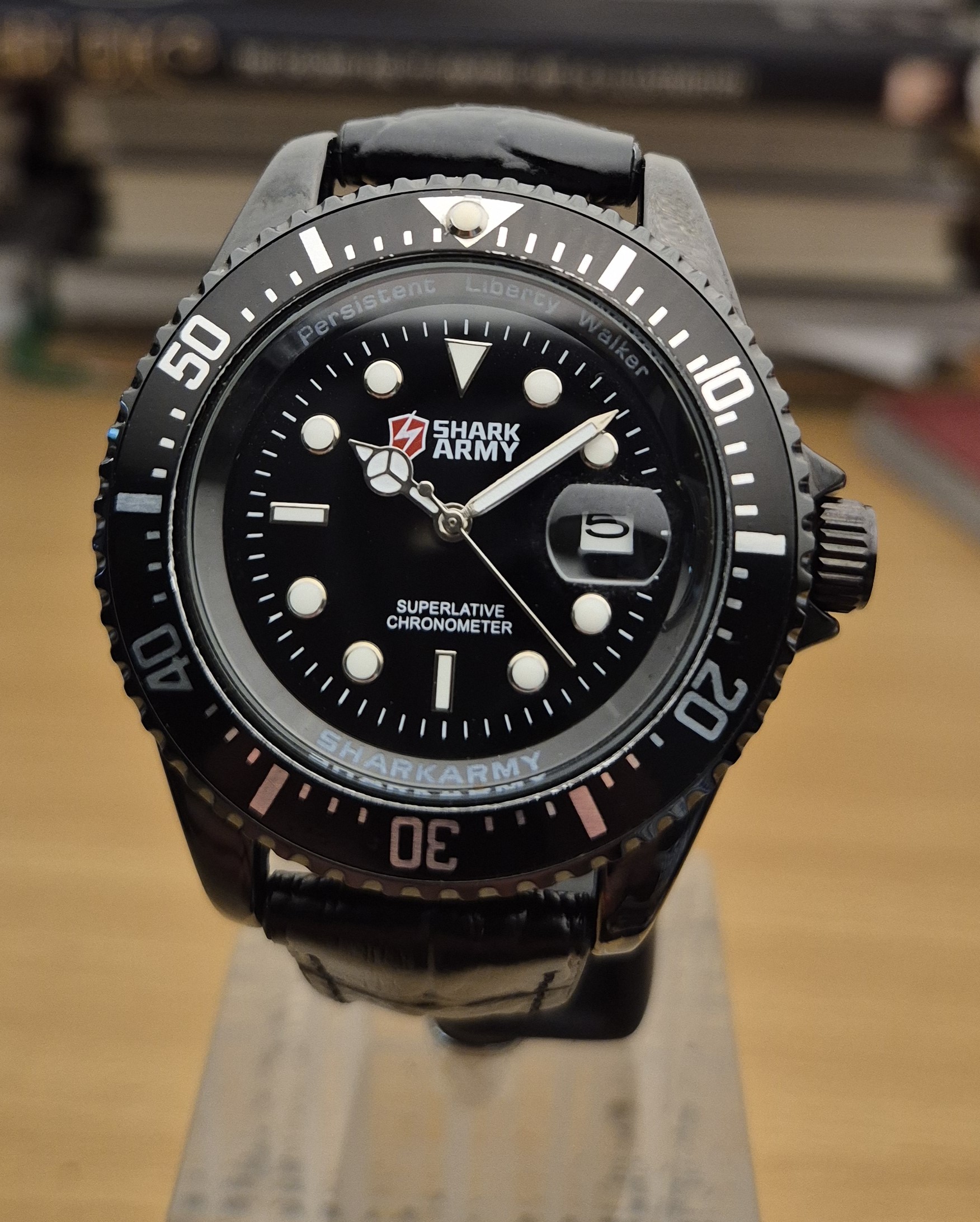 Shark Army Superlative Chronometer Military Wristwatch