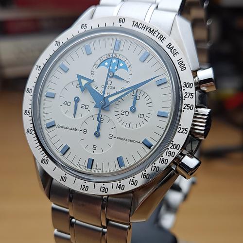 Omega Speedmaster Professional Moonphase 18K WG Bezel Ref. 3575.20