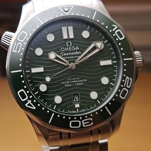 GREEN Omega Seamaster Diver 300M Co-Axial Wristwatch Ref. 210.30.42.20.10.001