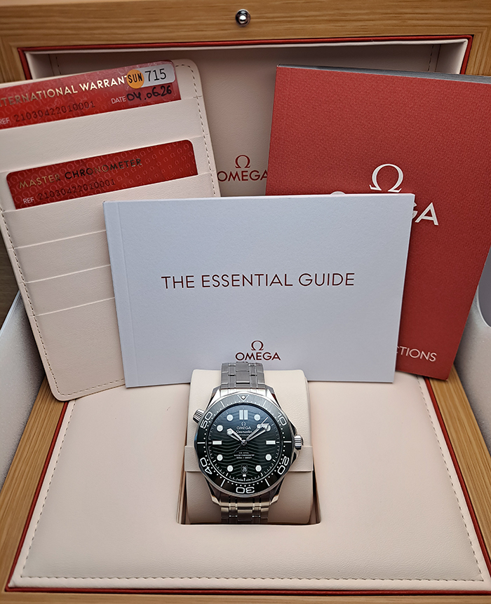GREEN Omega Seamaster Diver 300M Co-Axial Wristwatch Ref. 210.30.42.20.10.001