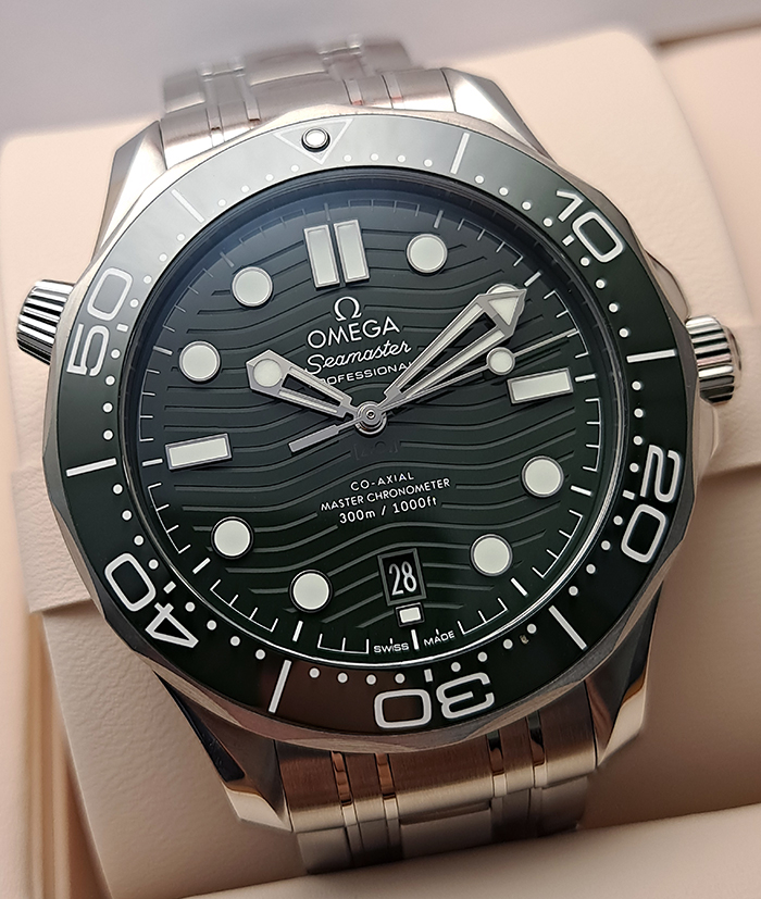 GREEN Omega Seamaster Diver 300M Co-Axial Wristwatch Ref. 210.30.42.20.10.001